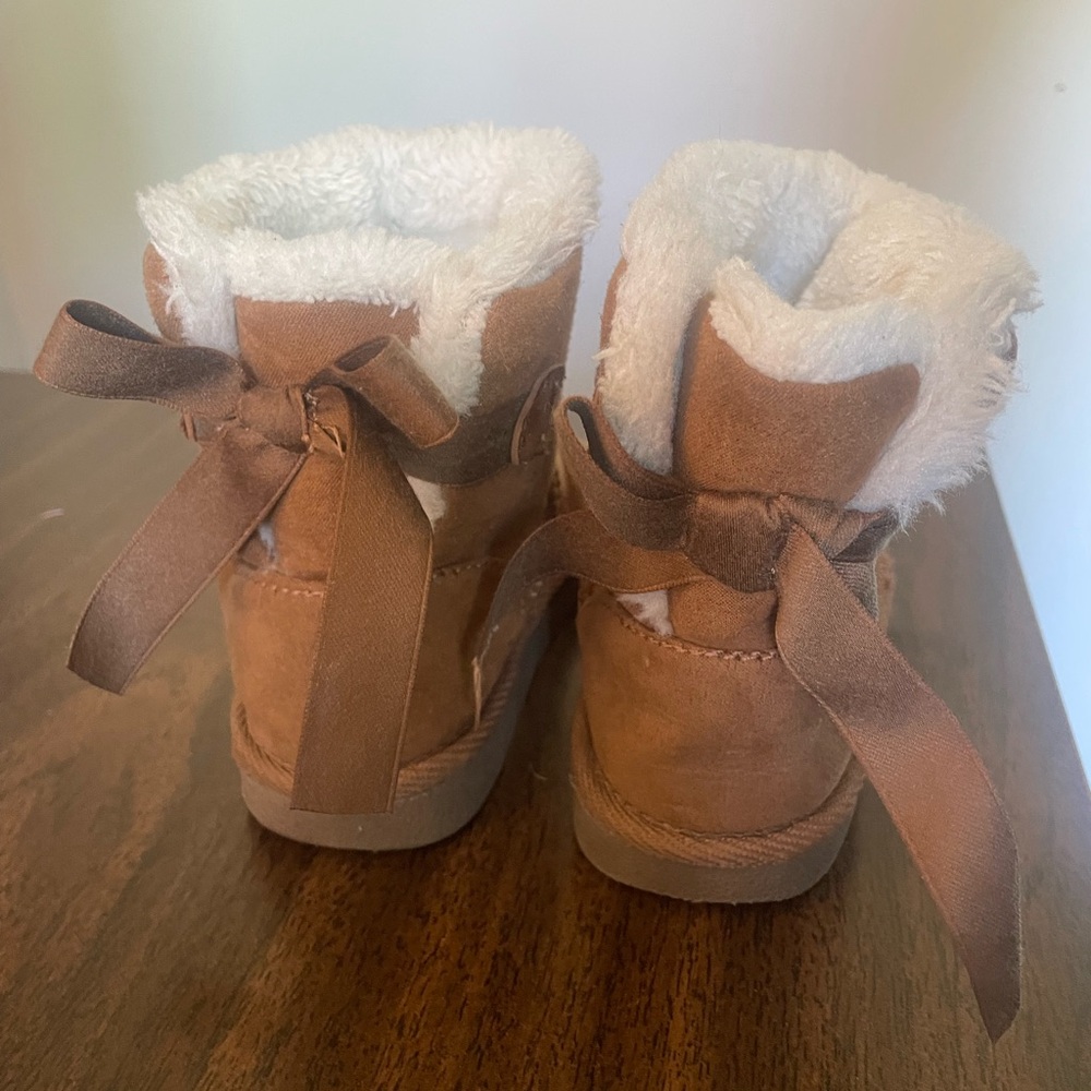 Toddler size 8 Brown Faux Fur Lined Boots with Ribbon